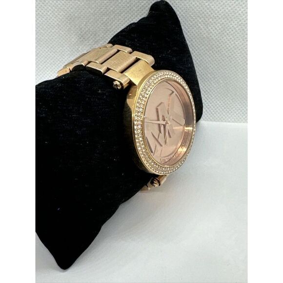 Michael Kors Parker MK5865 Women Rose Gold Analog Dial Quartz Wrist Watch JNA418